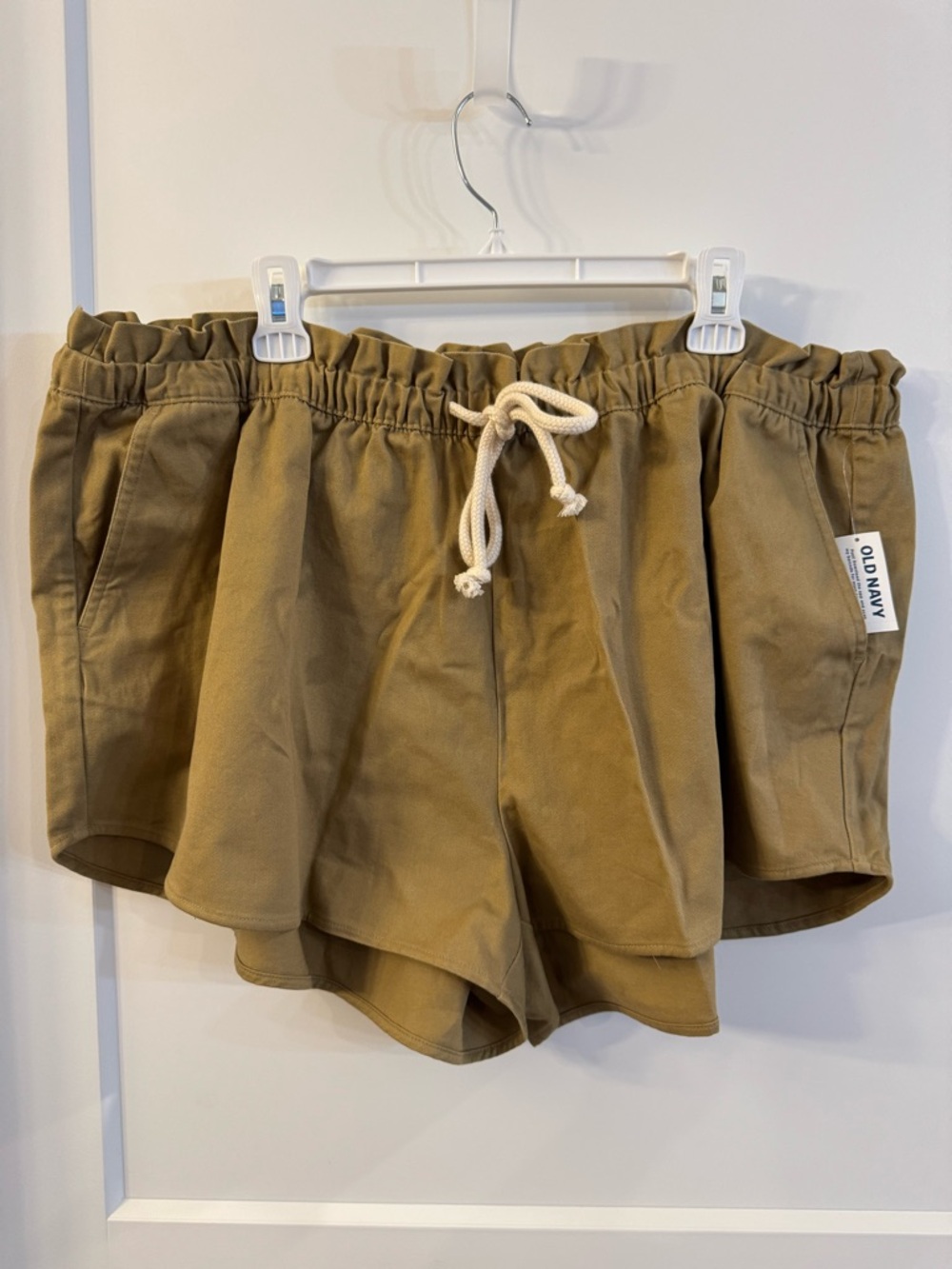 Old Navy Women’s Khaki Paperbag Waist Twill Shorts